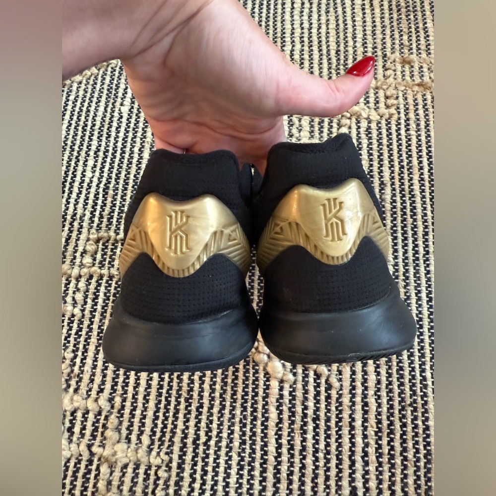 Nike Kyrie Flytrap - image 2